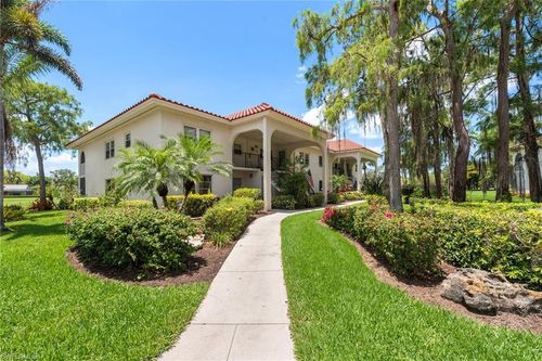 d114-1055 Forest Lakes Dr, NAPLES, FL, 34105-2271 | Card Image