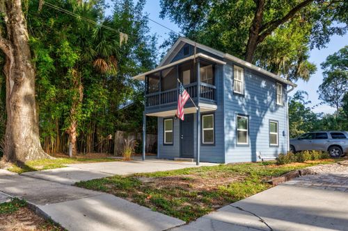 109 W 11th Ave, MOUNT DORA, FL, 32757-4237 | Card Image