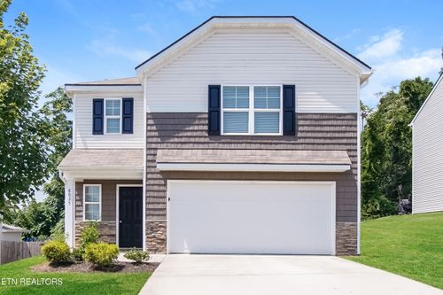 8025 Free Range Ln, Knoxville, TN, 37938-2506 | Card Image