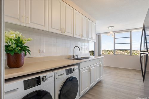 apt-2403-2825 S King St, Honolulu, HI, 96826-3515 | Card Image