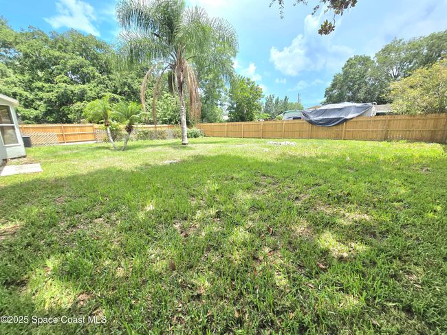 Fully fenced back yard | Image 19