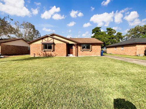 205 Bastrop St, Angleton, TX, 77515-4105 | Card Image