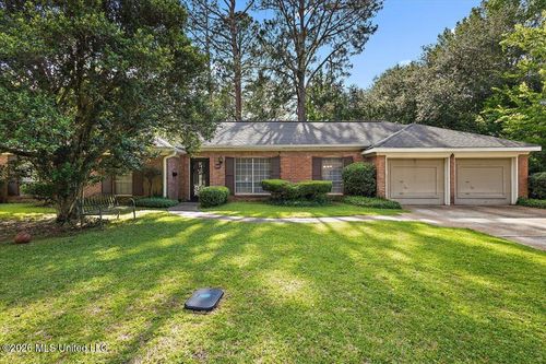 5207 Meadow Oaks Park Drive, Jackson, MS, 39211 | Card Image