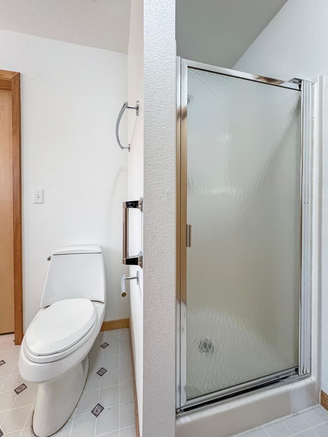 Main Bathroom | Image 21