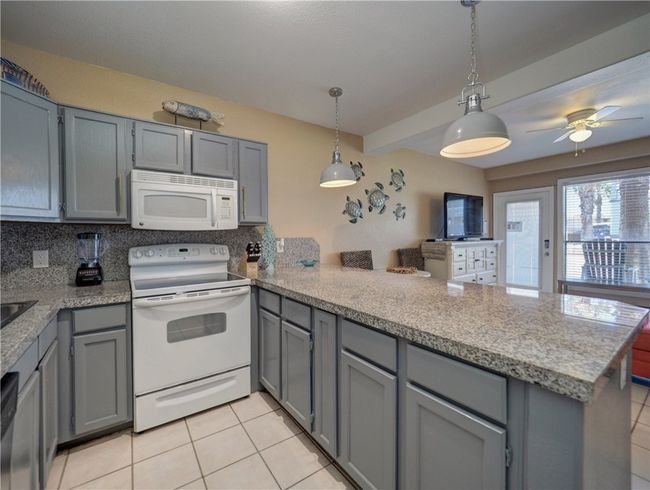 Kitchen | Image 11