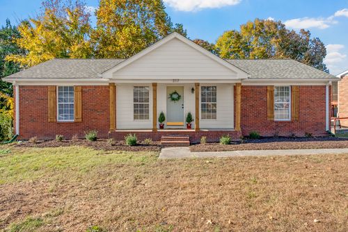 317 Eisenhower Dr, Ashland City, TN, 37015-3956 | Card Image