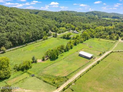 House with road frontage, pastures & barn | Image 2