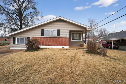 2201 Hollis Dr, Saint Louis, MO, 63136-5424 | Card Image