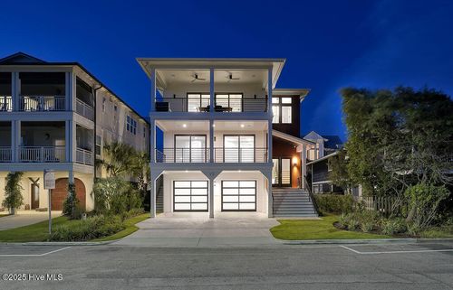 13 Fayetteville St E, Wrightsville Beach, NC, 28480-1886 | Card Image