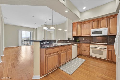 428-62 E Serene Ave, Las Vegas, NV, 89123-7800 | Card Image