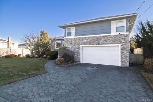 136 Greenway Road, Hempstead, NY, 11561 | Card Image