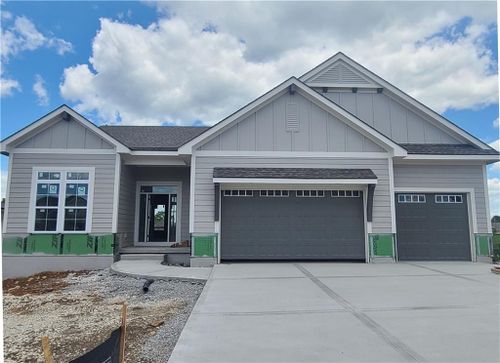 22018 W 114th Ct, Olathe, KS, 66061-8556 | Card Image