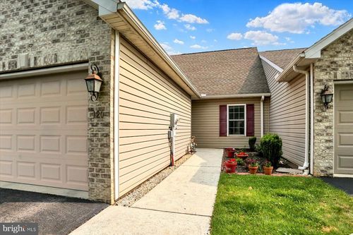 120 Brighton Dr, CARLISLE, PA, 17015-6930 | Card Image