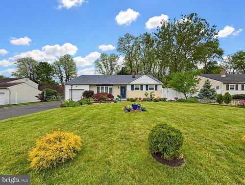 254 Allen Ln, Warminster, PA, 18974-5217 | Card Image