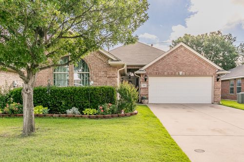 2516 Rushing Springs Dr, Fort Worth, TX, 76118-7749 | Card Image