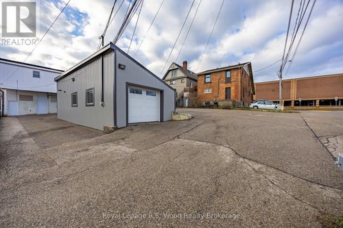 20 Cat Alley, Tillsonburg, ON, N4G0C8 | Card Image