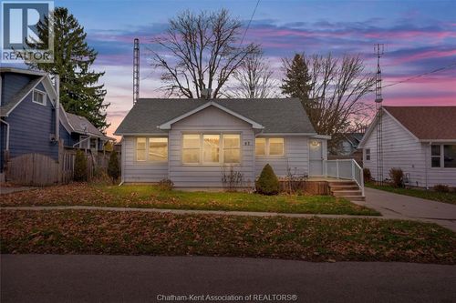 {{alt}} | Card Image