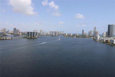 PH-2414 - 301 174th St, Condo with 2 bedrooms, 2 bathrooms and null parking in Sunny Isles Beach FL | Image 1