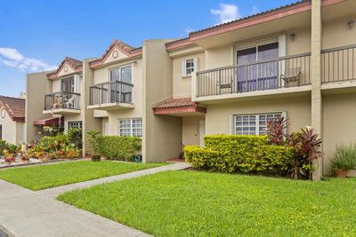 2004 - 6140 Sw 129th Place, Townhouse with 3 bedrooms, 2 bathrooms and null parking in Miami FL | Image 1