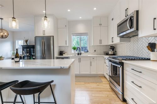 680 Barolo Pl, Victoria, BC, V9B3P1 | Card Image