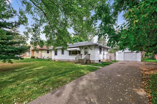 2285 17th Ave E, North Saint Paul, MN, 55109-1847 | Card Image