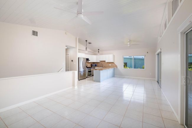 Open Living Space | Image 7