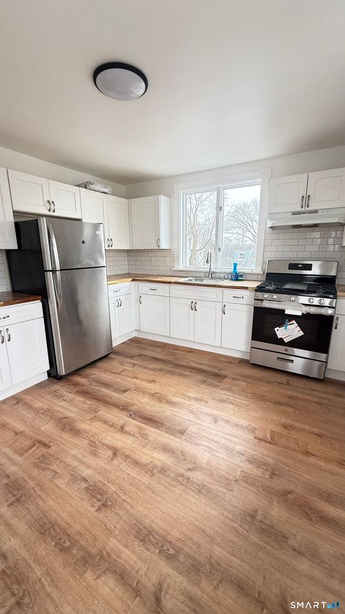 2-2 Lowndes Ave, Norwalk, CT, 06854-3722 | Card Image