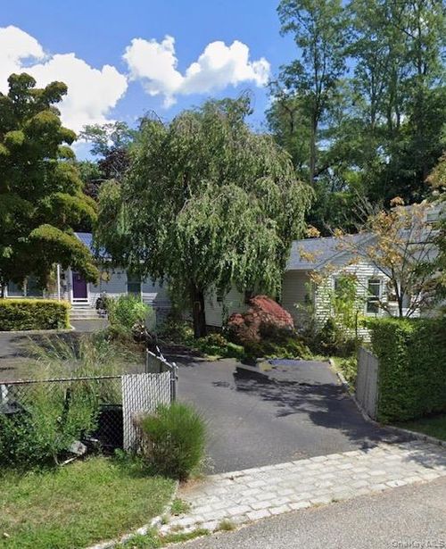 23 Landscape Dr, Wheatley Heights, NY, 11798-1403 | Card Image