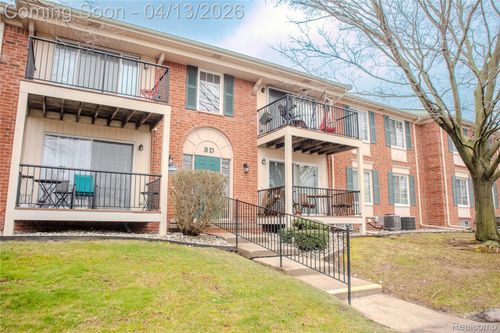 98-12025 Ina Dr, Sterling Heights, MI, 48312-5055 | Card Image