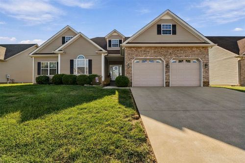 1147 Wintercress Ln, Bowling Green, KY, 42104-8605 | Card Image