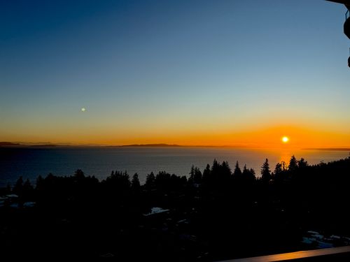 1403-1501 Foster St, White Rock, BC, V4B0C3 | Card Image