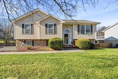 3102 Cedar Meade Dr, Roanoke, VA, 24014-5036 | Card Image