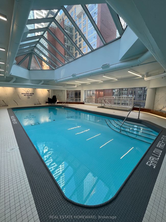 417 - 1001 Bay St, Condo with 2 bedrooms, 1 bathrooms and 1 parking in Toronto ON | Image 27