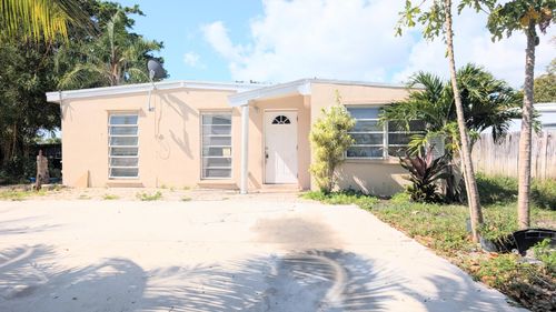 490 Tulip Tree Drive, Lake Worth, FL, 33462 | Card Image