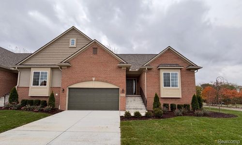 9042 Rhyan Rd, White Lake, MI, 48386-4615 | Card Image