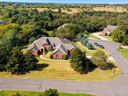 1180 Bailey Cir, Edmond, OK, 73025-9745 | Card Image