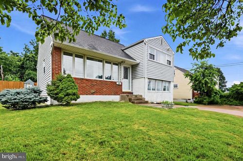 635 W County Line Rd, HATBORO, PA, 19040-1302 | Card Image