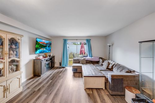 35-22411 124 Ave, Maple Ridge, BC, V2X0H5 | Card Image