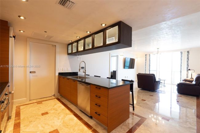 APT-4808 - 50 Biscayne Blvd, Condo with 2 bedrooms, 2 bathrooms and null parking in Miami FL | Image 6
