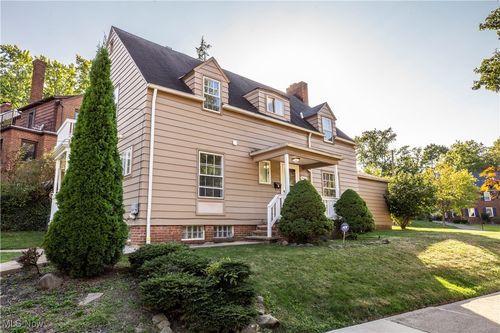 2423 Eaton Rd, University Heights, OH, 44118-4336 | Card Image