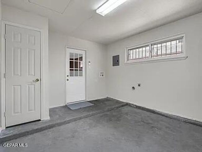 garage | Image 26