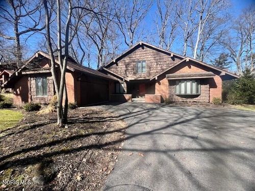 5936 Barkwood Ln, Sylvania, OH, 43560-2212 | Card Image