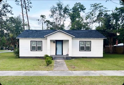 215 E Veterans Dr, Perry, FL, 32347-2004 | Card Image