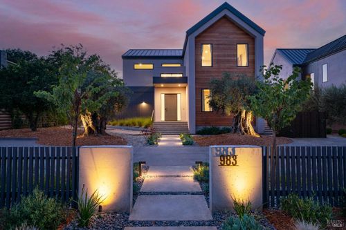 983 Grove St, Healdsburg, CA, 95448-4764 | Card Image