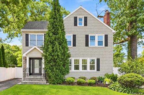 7 Atlantic Ave, Nanuet, NY, 10954-3302 | Card Image