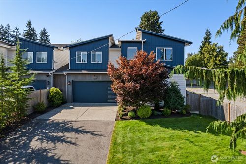 b-5304 Fleming St, Everett, WA, 98203-3640 | Card Image
