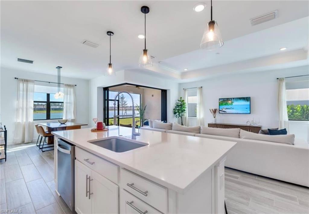 Residential Lease in ESTERO 4