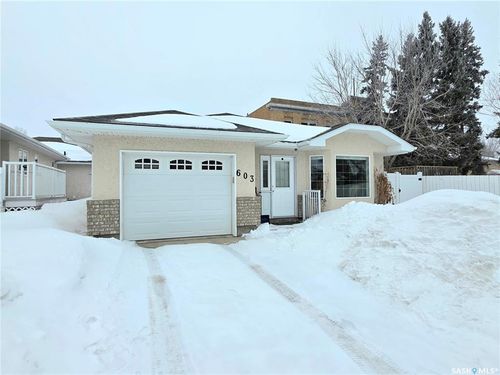 603 Main St, Melville, SK, S0A | Card Image