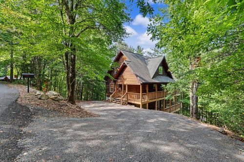 482 High St, Young Harris, GA, 30582-2809 | Card Image