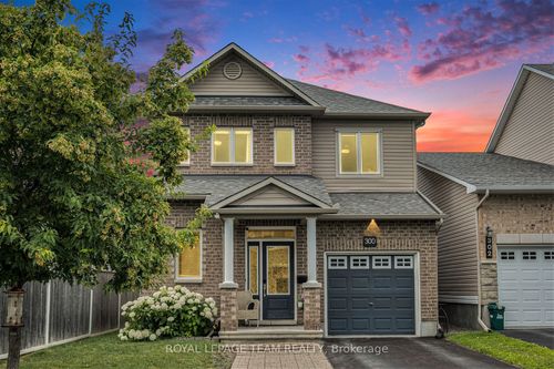 300 Brettonwood Ridge, Kanata, ON, K2T0H8 | Card Image
